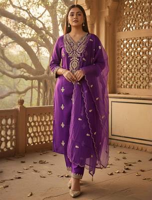 Women Ethnic Motifs Embroidered Kurta with Trousers & Dupatta 6