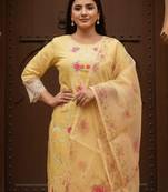 Women Floral Printed Regular Thread Work Kurta with Trousers & Dupatta