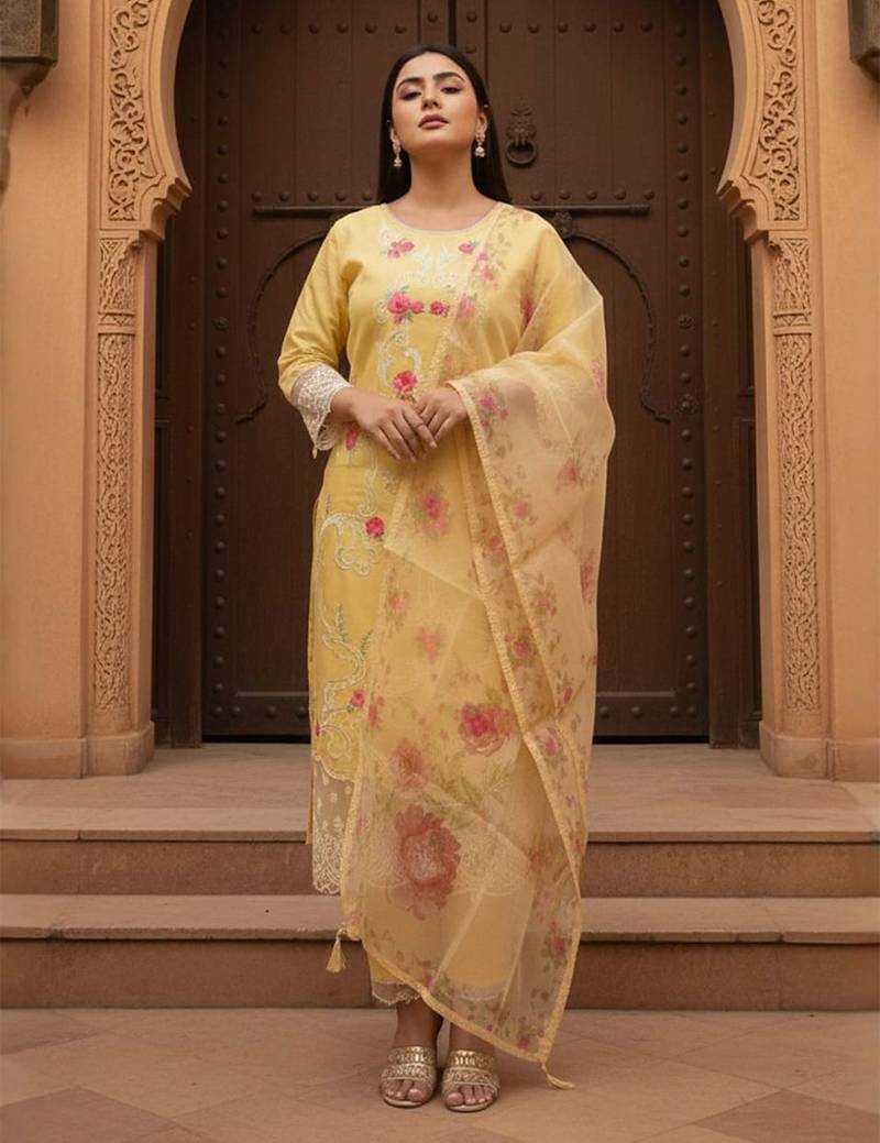 Women Floral Printed Regular Thread Work Kurta with Trousers & Dupatta