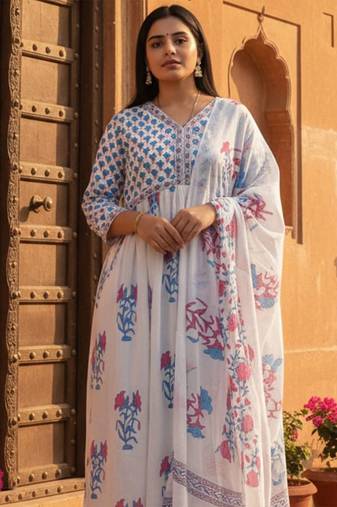 Women Floral Printed Empire Pure Cotton Kurta with Trousers & Dupatta