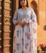 Women Floral Printed Empire Pure Cotton Kurta with Trousers & Dupatta