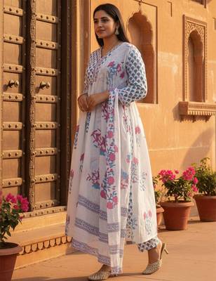 Women Floral Printed Empire Pure Cotton Kurta with Trousers & Dupatta 3