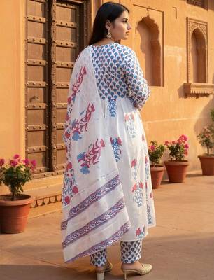 Women Floral Printed Empire Pure Cotton Kurta with Trousers & Dupatta 4