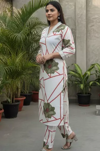 Women Floral Printed Regular Thread Work Pure Cotton Kurta with Trousers