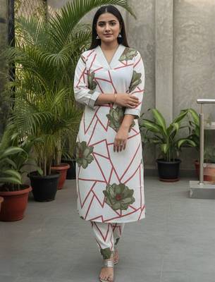Women Floral Printed Regular Thread Work Pure Cotton Kurta with Trousers 5