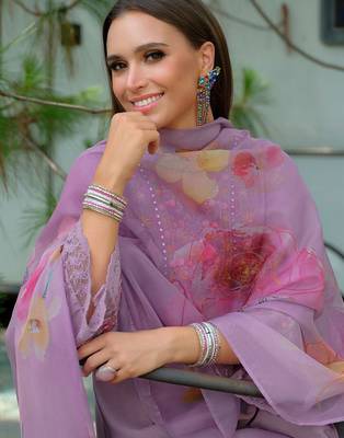 Floral Yoke Design V-Neck Thread Work Straight Kurta With Trousers & Dupatta 3