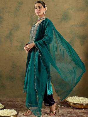 Floral Yoke Design Sequinned Velvet Straight Kurta With Trousers & Dupatta 7
