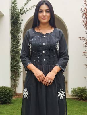 Women Ethnic Motifs Embroidered Cotton A-Line Kurta with Trousers 2