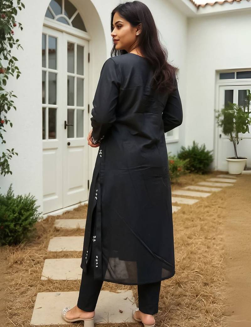 Women Ethnic Motifs Embroidered Cotton A-Line Kurta with Trousers