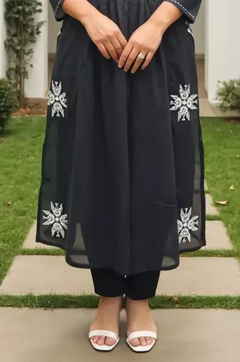Women Ethnic Motifs Embroidered Cotton A-Line Kurta with Trousers