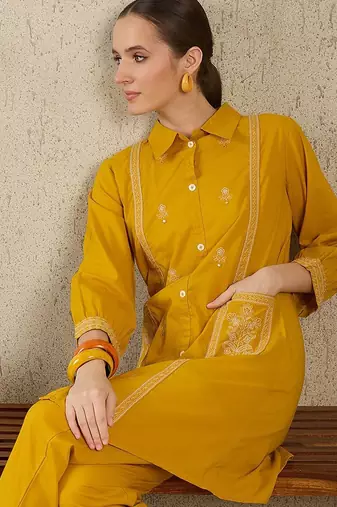 Women Ethnic Motifs Embroidered Pure Cotton Kurta with Trouser