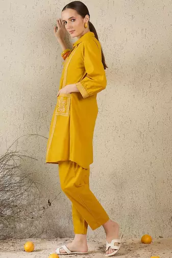Women Ethnic Motifs Embroidered Pure Cotton Kurta with Trouser