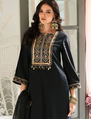 Floral Yoke Design Panelled Sequinned A-Line Kurta With Trousers & Dupatta 1