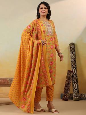 Floral Embroidered Regular Kurta With Trousers & Dupatta 2