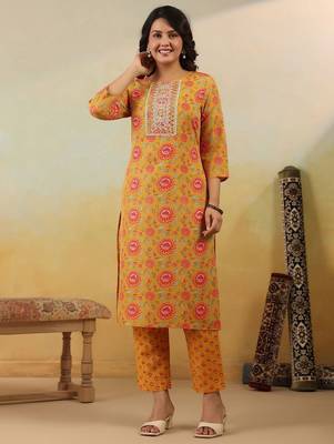 Floral Embroidered Regular Kurta With Trousers & Dupatta 5