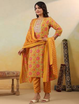 Floral Embroidered Regular Kurta With Trousers & Dupatta 7