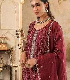 Floral Embroidered Round Neck Zari Straight Kurta & Trousers With Dupatta