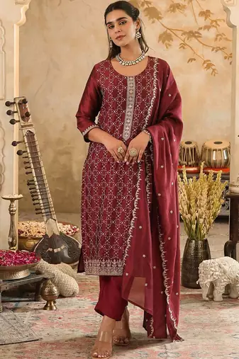 Floral Embroidered Round Neck Zari Straight Kurta & Trousers With Dupatta