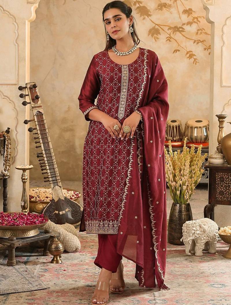 Floral Embroidered Round Neck Zari Straight Kurta & Trousers With Dupatta