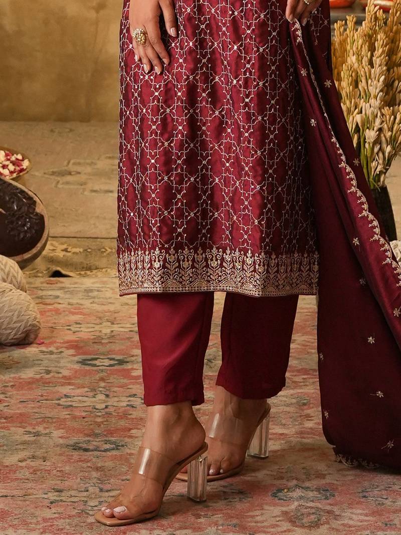 Floral Embroidered Round Neck Zari Straight Kurta & Trousers With Dupatta
