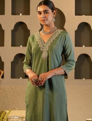 Women Woven Design Embroidered Kurta with Trousers 1