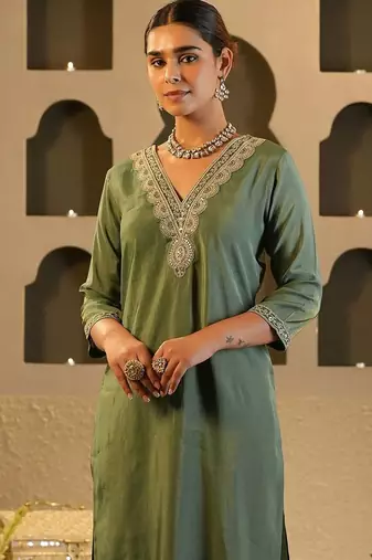 Women Woven Design Embroidered Kurta with Trousers