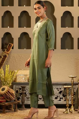 Women Woven Design Embroidered Kurta with Trousers