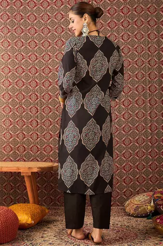 Floral Printed V-Neck Pure Cotton Straight Kurta & Trousers