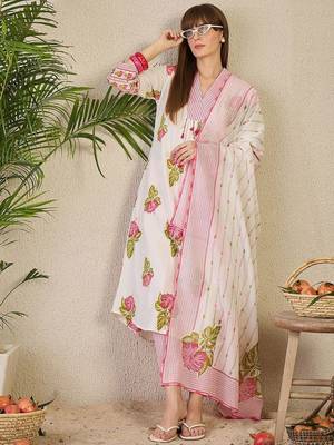 Floral Printed Pure Cotton Kurta with Trousers & Dupatta 2