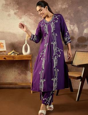 Women Printed Regular Beads and Stones Kurta with Palazzos 4