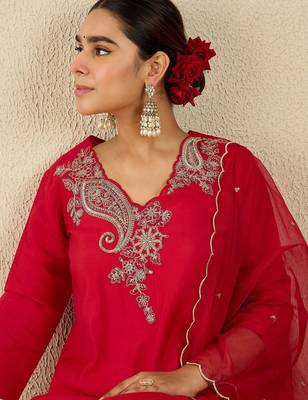 Paisley Embroidered Sequinned Liva Straight Kurta With Trousers & Dupatta 1