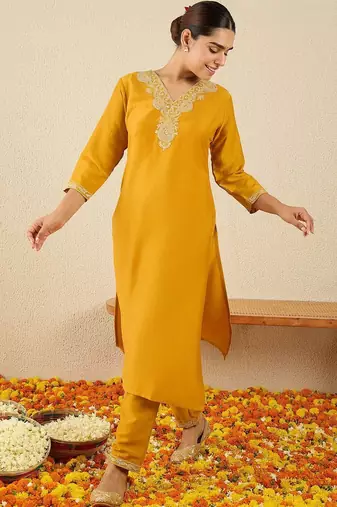 Ethnic Motifs Embroidered Sequinned Kurta With Trousers