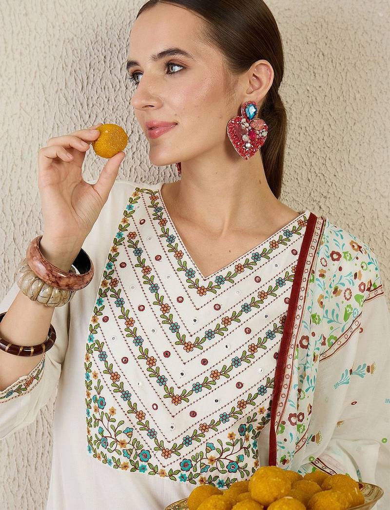 Women Ethnic Motifs Printed Cotton Kurta with Trousers & Dupatta