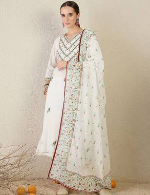 Women Ethnic Motifs Printed Cotton Kurta with Trousers & Dupatta 2