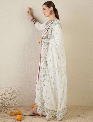 Women Ethnic Motifs Printed Cotton Kurta with Trousers & Dupatta 3