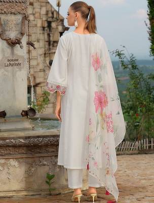 Women Embroidered Thread Work Kurta with Trousers & Dupatta 3