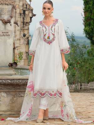 Women Embroidered Thread Work Kurta with Trousers & Dupatta 4