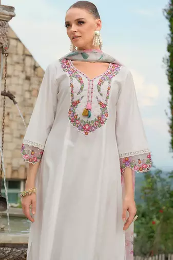 Women Embroidered Thread Work Kurta with Trousers & Dupatta