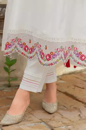 Women Embroidered Thread Work Kurta with Trousers & Dupatta