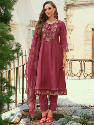 Floral Embroidered Thread Work Tieup Neck A-Line Kurta With Trousers & Dupatta 4