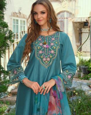 Women Floral Embroidered Kurta with Trousers & Dupatta 1