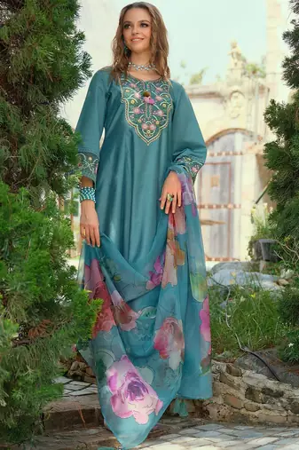 Women Floral Embroidered Kurta with Trousers & Dupatta