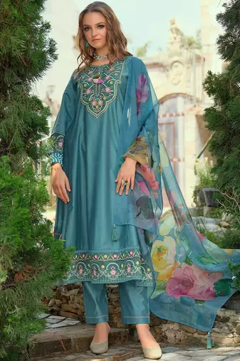 Women Floral Embroidered Kurta with Trousers & Dupatta