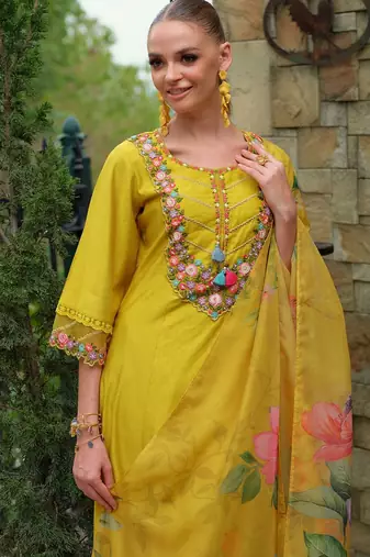 Women Floral Embroidered Beads and Stones Liva Kurta with Trousers & With Dupatta