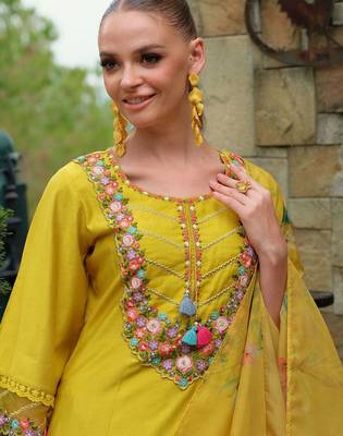 Women Floral Embroidered Beads and Stones Liva Kurta with Trousers & With Dupatta 3
