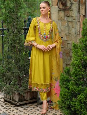 Women Floral Embroidered Beads and Stones Liva Kurta with Trousers & With Dupatta 4