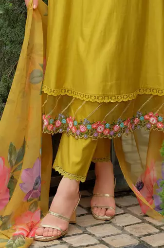 Women Floral Embroidered Beads and Stones Liva Kurta with Trousers & With Dupatta