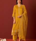 Women Ethnic Motifs Embroidered Regular Sequinned Kurta & Trousers With Dupatta
