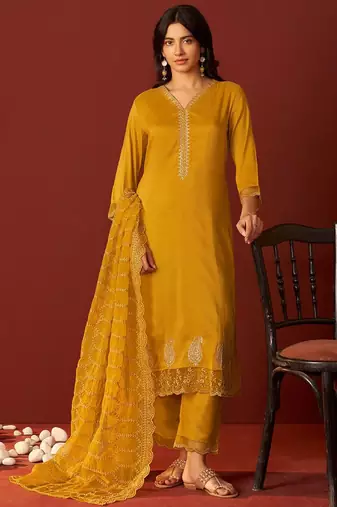 Women Ethnic Motifs Embroidered Regular Sequinned Kurta & Trousers With Dupatta
