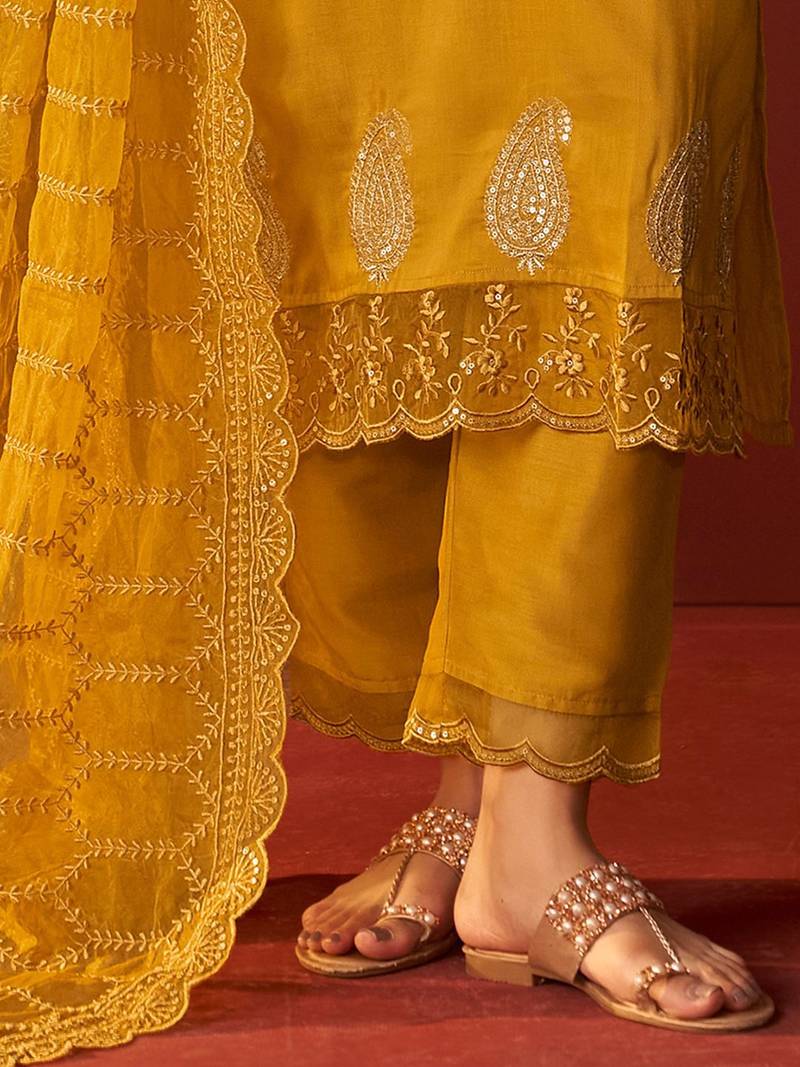 Women Ethnic Motifs Embroidered Regular Sequinned Kurta & Trousers With Dupatta